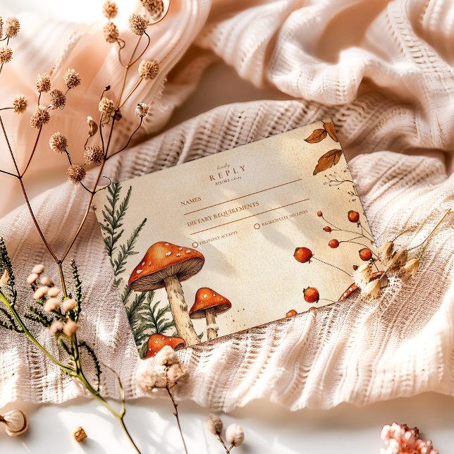 Vintag Forest Fungi Wedding RSVP Karte (Von Creator hochgeladen)