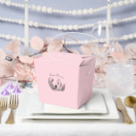 Vintag Garden Bird - einfarbige Blume Geschenkschachtel<br><div class="desc">Minimalistisch und dennoch reich an Details - diese monochrome Kollektion bringt Vintage Vögel und Gartenelemente in eine stille Harmonie. Ideal für klassische Innenräume, Kunstliebhaber und elegante, naturlich inspirierte Räume.</div>