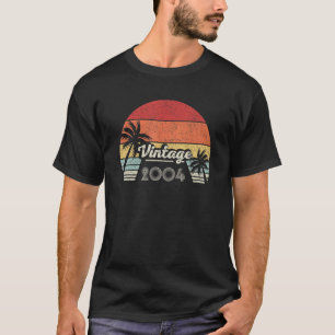 Vintag Geboren im Jahr 2004 18. Geburtstag 18 Jahr T-Shirt