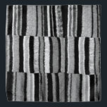 Vintag gestrickte, monochrome schwarz-weiße Streif Halstuch<br><div class="desc">Das Vintage Schwarz-Weiß-Strickbild auf dieser coolen Bandana hat ein sehr traditionelles Erscheinungsbild, der Strickdruck wird aus einem Foto eines originalen handgestrickten Designs gemacht. Das traditionelle Stricken wurde fotografiert, um es natürlich zu zeigen und mit einem "vorgeliebten" oder Shabby Chic Aussehen, können Sie sogar ein paar Tierhaare sehen! und es wird...</div>