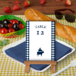 Vintag GRILLEN Navy Blue Gingham Wedding Tischnummer<br><div class="desc">Vintages Thema Hochzeit Tischnummer Karte in Marineblau und Weiß. Dieses charmante rustikale Design hat eine Vintage Schrift und traditionell kariert in Marineblau und Weiß mit Designelementen, die die Grillen des Hinterhofs zu den Themen des Landhauses anregen. Design und Tischnummer sind beidseitig bedruckt. Bitte stöbern Sie in meinem Geschäft, um die...</div>