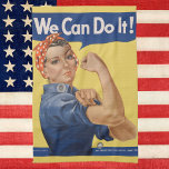 Vintag Patriotic Rosie der Riveter, wir können es  Geschirrtuch<br><div class="desc">Vintage Illustration Patriotismus Design mit einer Dame,  die seitdem als Rosie der Riveter bekannt ist. "We Can Do It!" ist ein amerikanisches Kriegsposter mit einem inspirierenden Image,  die weibliche Arbeitermoral zu stärken.</div>