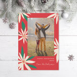 Vintag Poinsettias Christmas Foto Vertikal Feiertagskarte<br><div class="desc">Stellen Sie sich Ihre Wünsche mit Ihren Grüßen oder Ihrer Nachricht für die Ferienzeit zusammen. Original Rahmen von Becky Nimoy. Fügen Sie ein Foto auf der Rückseite oder eine Nachricht hinzu. Muster können auf Wunsch entfernt werden</div>