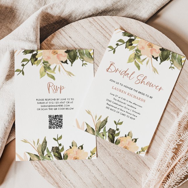 Vintag | QR-Brautparty Einladung (A pretty and elegant floral bridal shower invitation with a scannable QR code)