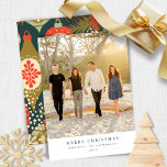 Vintag Red Green Weihnachtsschmuck Foto Flat Feiertagskarte<br><div class="desc">Diese Vintage,  ästhetische,  senkrechte Ferienkarte zeigt Ihr Foto,  umgeben von einem farbenfrohen rot-grünen Ornament und einer trendigen Schrift-Typografie.</div>