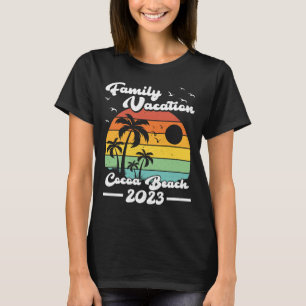 Vintag Retro Familienurlaub 2023 Florida Cocoa B T-Shirt