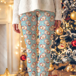 Vintag Retro Santa Claus Blaues Weihnachtsmuster Leggings<br><div class="desc">Fügen Sie Ihrem Kleiderschrank eine festliche Touch mit diesen Vintagen Weihnachtsgeschenk-Leggings im Retro-Stil hinzu. Diese Leggings mit einem bezaubernden Santa-Muster auf blauem Hintergrund sind perfekt für die Ferienzeit geeignet. Sie sind komfortabel und stilvoll eingerichtet und eignen sich hervorragend für Feierlichkeiten, zum gemütlichen Zuhause oder um dem Alltag einen nostalgischen Weihnachtsgeist...</div>