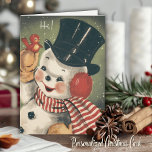 Vintag Retro Snowman Anpassbare Weihnachtszeit Feiertagskarte<br><div class="desc">Senden Sie diese niedliche Vintage Weihnachtskarte an alle Ihre Freunde in dieser Urlaubssaison! Auf dieser Karte befindet sich ein fröhlicher Schneemann aus der Mitte des Jahrhunderts mit schwarzem Oberhut und rot-weiß gestreiftem Schal mit einem niedlichen kleinen roten Vogel, der auf seiner aufgezogenen Hand steht. Sentiment in card sagt: "Beste Wünsche...</div>