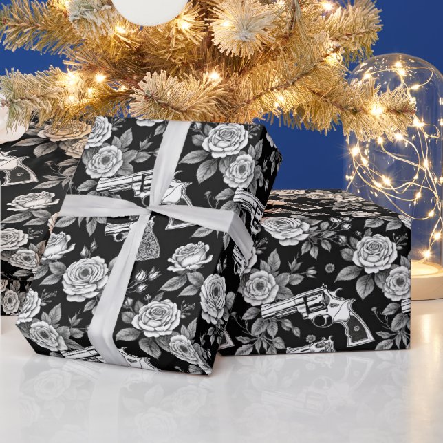 Vintag Revolver Blumendarstellung Schwarz-weiß Geschenkpapier (Feiertage)