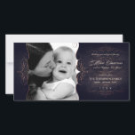 Vintag Scroll Chalkboard Weihnachtsfotokarte Feiertagskarte<br><div class="desc">Die schwarz,  goldfarbene und weiße Fotokarte mit extravaganten,  Wirblen Scrollwork-Schnörkeln,  die dem Empfänger frohe Weihnachten wünschen. Passen Sie sich mit Ihrem eigenen Foto an! Perfekt,  delikat elegant.</div>