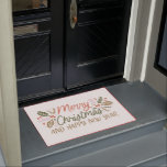 Vintag Type Holly Berry Christmas Fußmatte<br><div class="desc">Dieses festliche und schicke Weihnachtsdesign besticht durch die originelle handgezeichnete Winterblüte mit von Hand gezeichnet und in lebendigen Farben gehaltenem,  leicht handgearbeiteten Stil.</div>