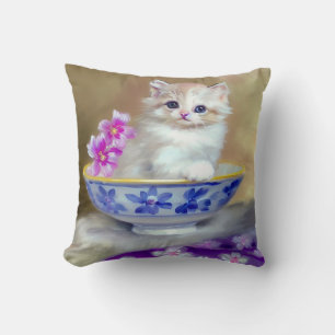 Vintag White Kitten Illustration Kissen
