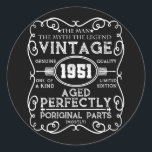 Vintage 1951 Man Myth Legend 70th Birthday Runder Aufkleber<br><div class="desc">Mit diesem niedlichen und farbenfrohen Design machen Sie Ihre Geburtstagsfeier noch attraktiver. Eine perfekte Ergänzung für Ihre Geburtstagskollektion. Ein Muss Kleidung für einen Geburtstagsfeier tragen.</div>