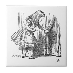 Vintage Alice im Wunderland auf der Suche nach der Fliese