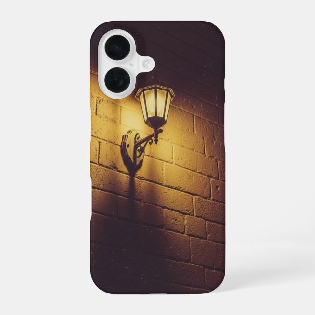 Vintage Alley Wall Lamp iPhone 16 Hülle (Rückseite)