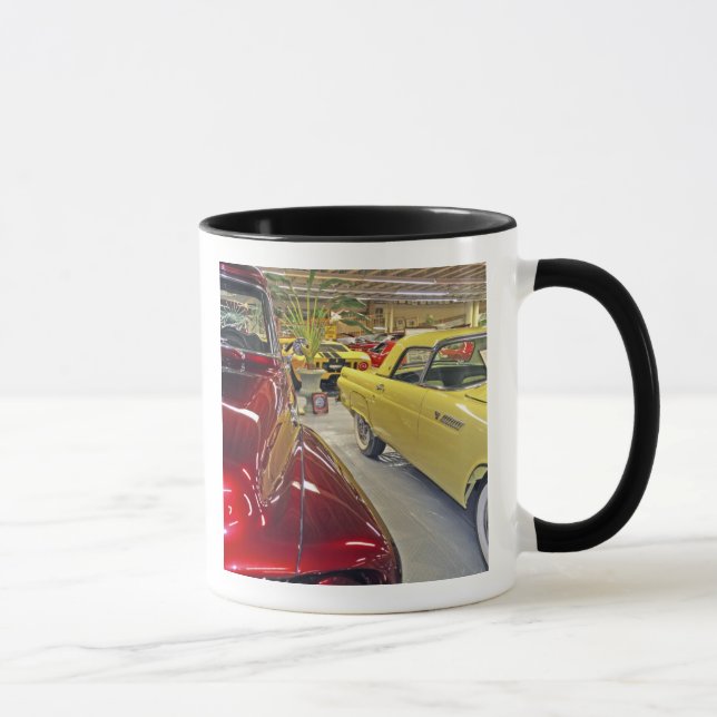 Vintage Autos im Tallahassee-Automobil-Museum Tasse (Rechts)