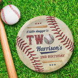 Vintage Baseball Boys 2. Geburtstag Pappteller<br><div class="desc">Feiern Sie stilvoll mit diesen trendigen Tellern aus dem 2. Das Design ist leicht mit Ihrer eigenen Formulierung zu personalisieren und Ihre Familie und Freunde werden begeistert sein,  wenn sie diese fabelhaften Party-Teller sehen.</div>