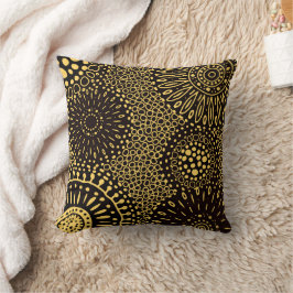 Vintage Black and Gold Ethnic Floral Pattern Kissen