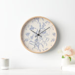 Vintage Blue Birds and Flowers Botanical  Uhr<br><div class="desc">Vintage Blue Birds and Flowers Botanical Clock</div>