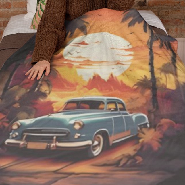 Vintage Car Sunset - Geschenk für Autoverliebhaber Fleecedecke (Von Creator hochgeladen)