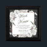 Vintage Cherish Trauzeugin Zitat Personalisiert Erinnerungskiste<br><div class="desc">Vintage Cherish White Floral & Rose Gold lackierte Rose und Blume. Vintag klassisches und elegantes Aussehen, viel Grau, Elfenbeinweiß, Rose Gold, Dusty Pink, Pine Green, Gray Blätter und Blattwerk. Mit handgemalten Blütenelementen, Vintagen Schriftart für klassische Schrift und eleganten Rose Gold Glitzer Foil Geometric Square Rahmen auf einem kohlefarbigen, dunkelgraufarbigen Hintergrund...</div>