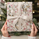 Vintage Christmas Tiger Pattern | Feiertag Geschenkpapier<br><div class="desc">Fügen Sie eine einmalige Drehung zu Ihrer Urlaubskarte mit diesem Vintage Weihnachts Tiger Pattern Wrapping Paper hinzu! Dieses Verpackungspapier mit einem festlichen und stilvollen Design von Tigern mit Vintagen Urlaubspakenten ist ideal für alle, die eine Mischung aus klassischem Charme und kühner Eleganz Lieben. Ideal für die Geschenke von Feiertagen, bringt...</div>