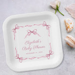 Vintage Coquette Bows Pink Baby Girl Dusche Pappteller<br><div class="desc">Niedliche Teller mit Babydusche mit rosa Rändern von zarten Aquarellbändern und Coquette-Bögen,  die eine minimale Ästhetik mit einer Touch Vintagen Charmes verbinden. Die Wörter "Baby Shower" und der Name der künftigen Mutter werden in einem eleganten rosa Skript gezeigt.</div>