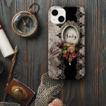 Vintage Damaskus-Rose und Leerzeichen mit/Name iPhone 8/7 Hülle<br><div class="desc">Elegantes formales Design mit verziertem silbernen Rahmen mit Raum für die Anpassung, Cluster von Vintagen Rose in Rosa und Bordeaux mit Band, antiken Skelettschlüssel und hängenden Juwelieranhänger. Im Hintergrund befindet sich ein bedrückter schwarzer Leinen-Damast mit verzierten Skulpturen. Anmerkung: Skulptierte, eingravierte, geprägte und dimensionale Effekte, geschichtete, gealterte oder erodierte Erscheinung, Texturen...</div>
