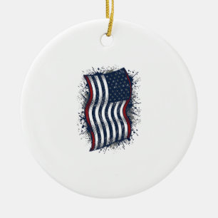 Vintage-Design mit US-Flagge auf Hemd_1 Keramik Ornament