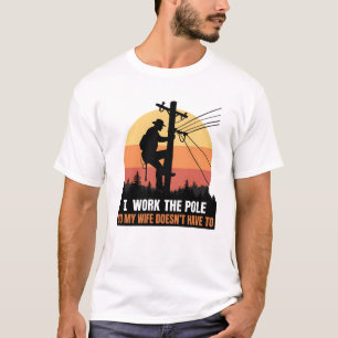 Vintage-Elektriker Arbeitet an der Stromleitung Fa T-Shirt
