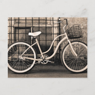Vintage-Fahrrad mit Korb Postkarte
