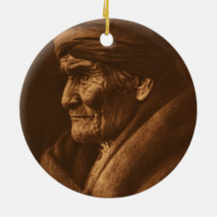 Vintage-Fotografie von Edward S Curtis von Geronim Keramikornament