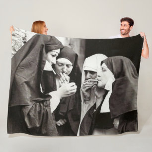 Vintage Fotografie von Rauchnonnen Fleecedecke