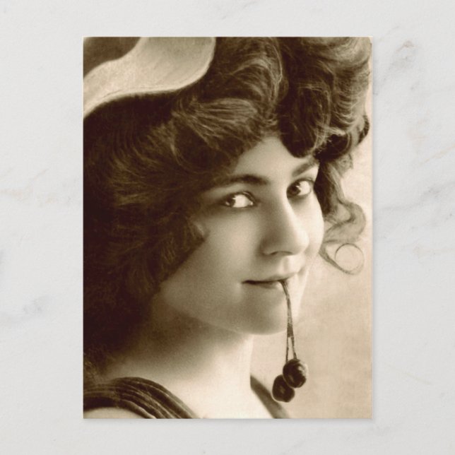 Vintage Französische Frau mit Süßkirschen Postkarte (Vorderseite)
