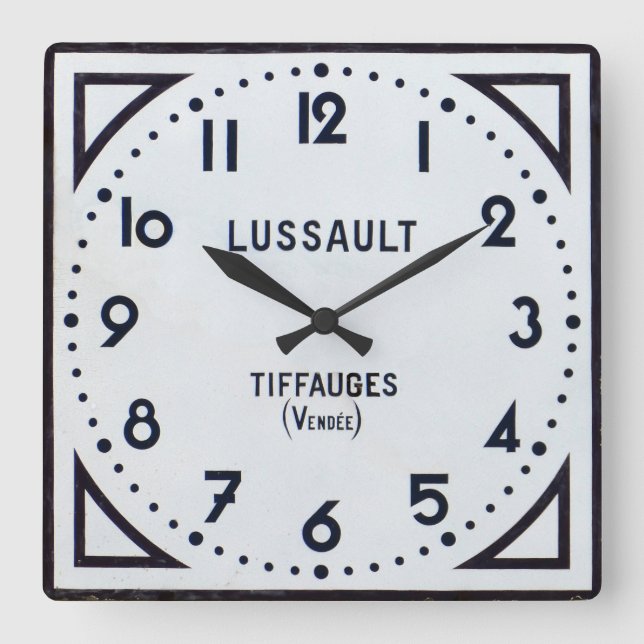 Vintage französische Uhr. Quadratische Wanduhr (Vorderseite)