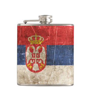 Vintage gealterte und zerkratzte Flagge Serbiens Flachmann