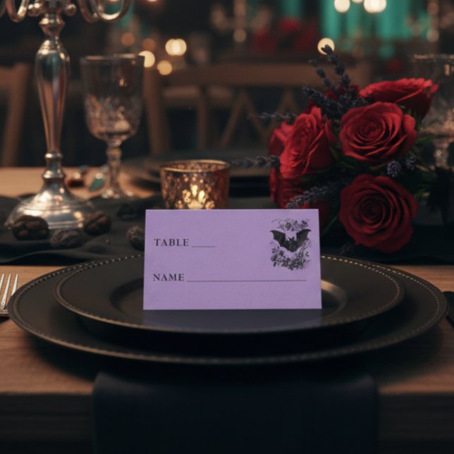 Vintage Gothic Black Toile Bat Purple Wedding Platzkarte (Von Creator hochgeladen)