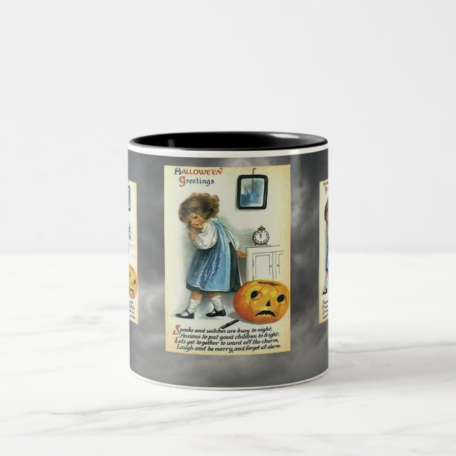 Vintage Halloween-Grüße Zweifarbige Tasse (Mittel)