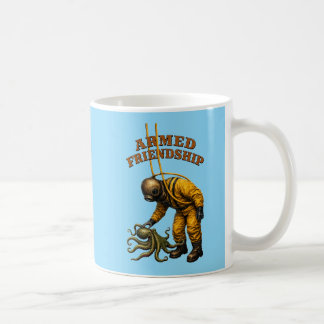Vintage-Helmtaucher streichelt einen großen Oktopu Kaffeetasse