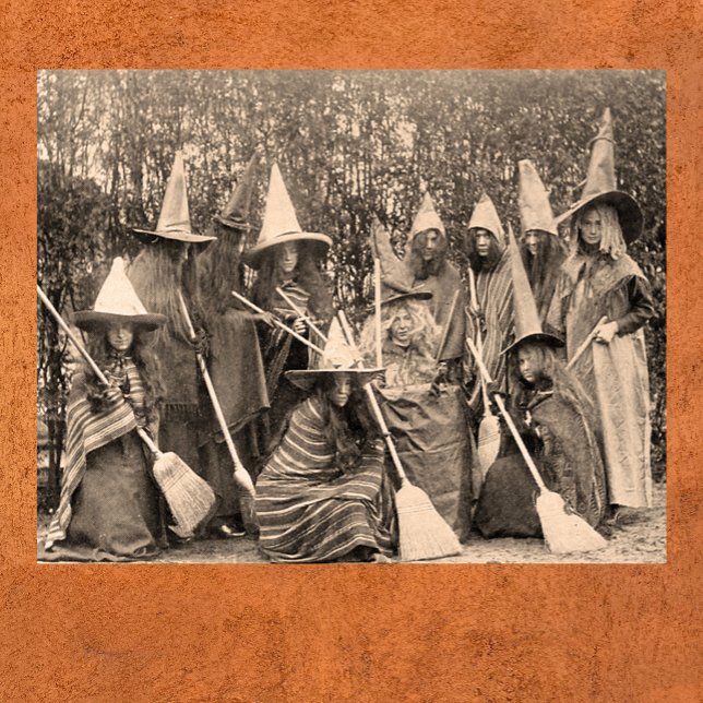 Vintage Hexen Foto Frauen in Kostümen Poster (Von Creator hochgeladen)