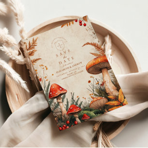Vintage-Hochzeit im Wald mit Pilzen Save The Date