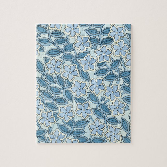 Vintage Jugendstil-Blume im Garten (Vertikal)