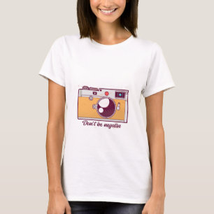 Vintage Kamera, nicht negativ T-Shirt
