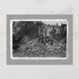 Vintage Karten - WW2 Männer auf Hügel