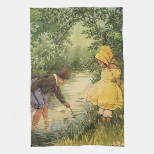 Vintage Kinder, Junge und Mädchen spielen von Cree Geschirrtuch