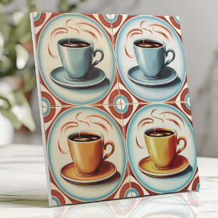 Vintage-Kitsch-Kaffeetassen in Pastellblau und -ro Fliese
