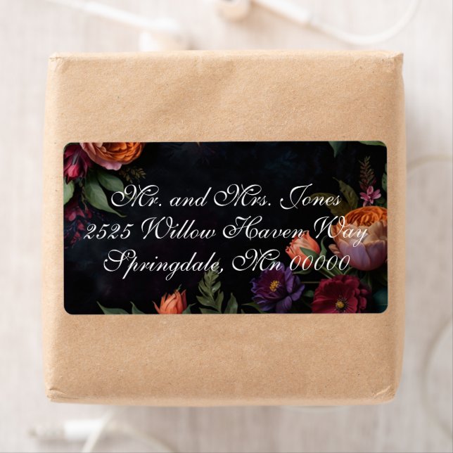 Vintage launische dunkle blumenblühende Rose (Insitu)