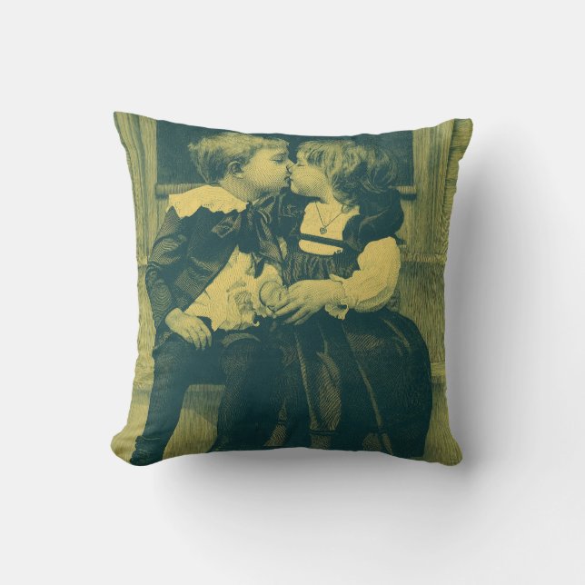 Vintage Liebe und romanisches Foto, Kinder Kiss Kissen (Vorderseite)