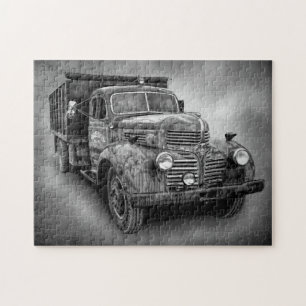 VINTAGE-LKW IN SCHWARZ-WEISS
