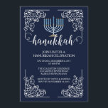 Vintage Menorah Chanukka Feier-Einladung Einladung<br><div class="desc">Gründen Sie Ihr Feiertags-Party weg vom Recht mit unserer eleganten blauen Chanukka-Feier-Party Einladung, die einen Vintagen Rahmen kennzeichnet, der ein hellblaues menorah Set auf einem Marineblauhintergrund mit moderner Typografie zur Schau stellt. Vergewissern Sie sich, dass alle Ihre Freunde und Familienmitglieder dort sind, mit Ihnen zu feiern diese Ferienzeit! Chanukka ist...</div>